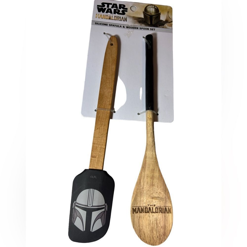Brand New Disney Star Wars Mandalorian Silicone Spatula and Spoon Set New